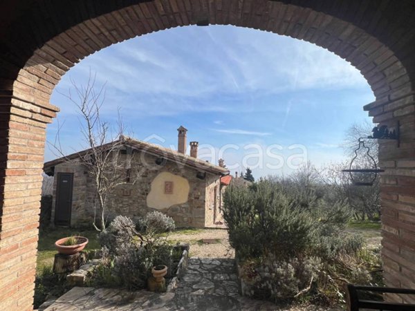 appartamento in vendita a Todi in zona Quadro