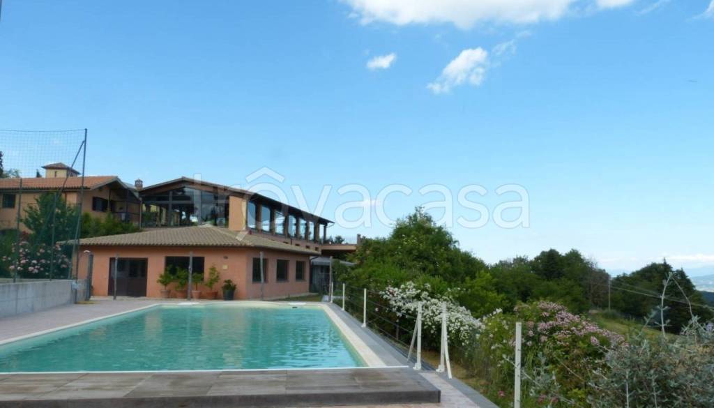 appartamento in vendita a Todi in zona Quadro