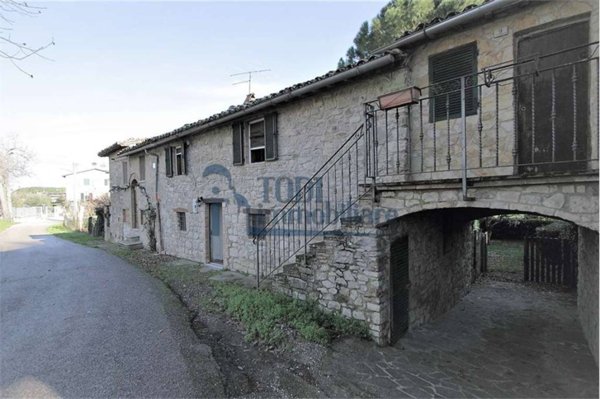casa indipendente in vendita a Todi in zona Pian di San Martino