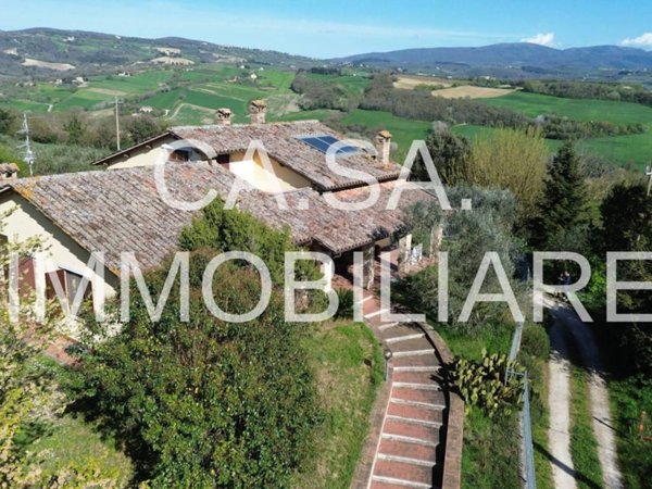 casa indipendente in vendita a Todi