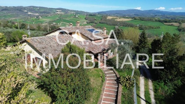 casa indipendente in vendita a Todi