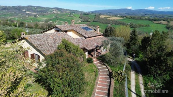 casa indipendente in vendita a Todi