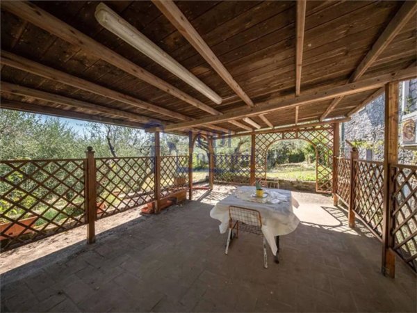 casa indipendente in vendita a Todi