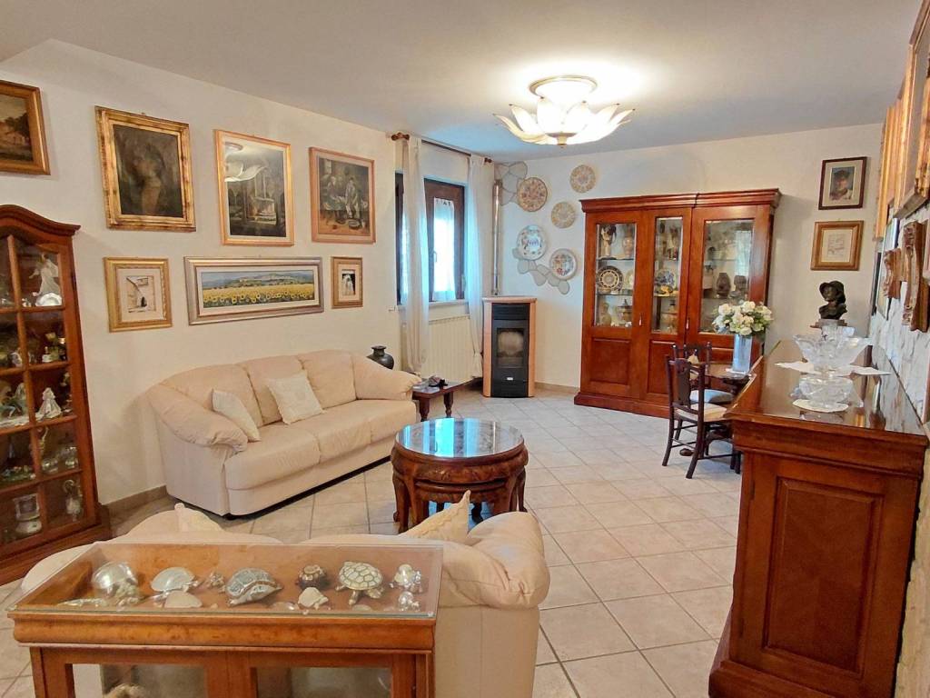 casa indipendente in vendita a Todi in zona Pantalla