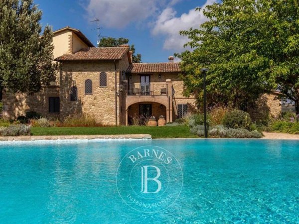casa indipendente in vendita a Todi