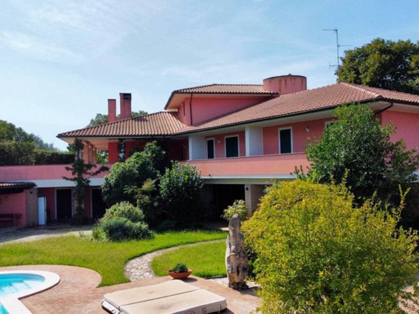 casa indipendente in vendita a Todi