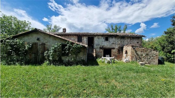 casale in vendita a Todi in zona Pantalla