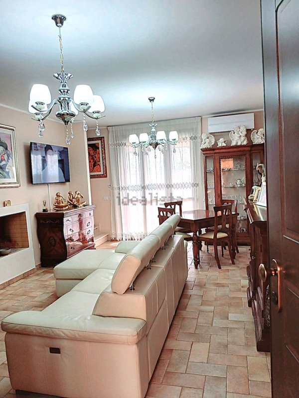 casa indipendente in vendita a Todi