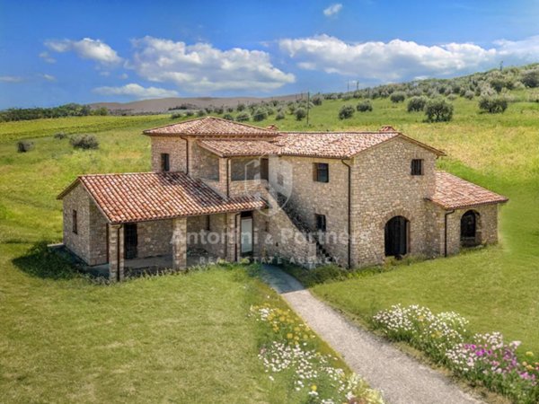casa indipendente in vendita a Todi