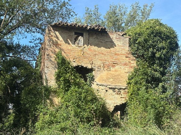 casale in vendita a Todi in zona Chioano