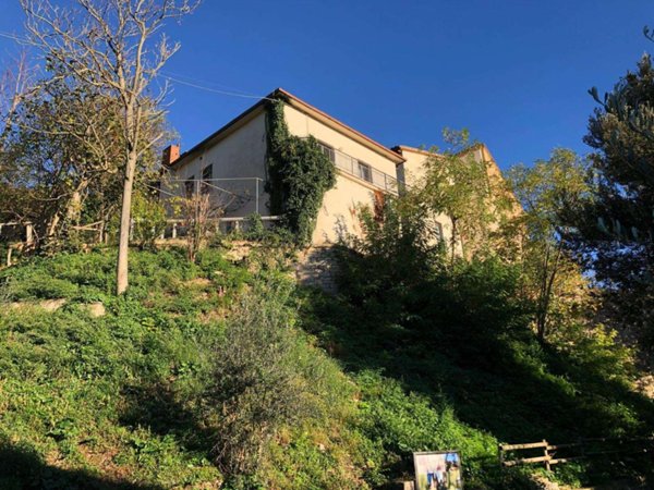 casa indipendente in vendita a Todi in zona Ripaioli
