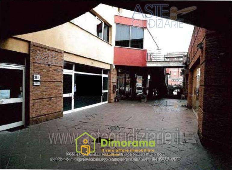 negozio in vendita a Todi in zona Pian di Porto