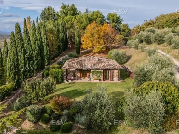 casale in vendita a Todi