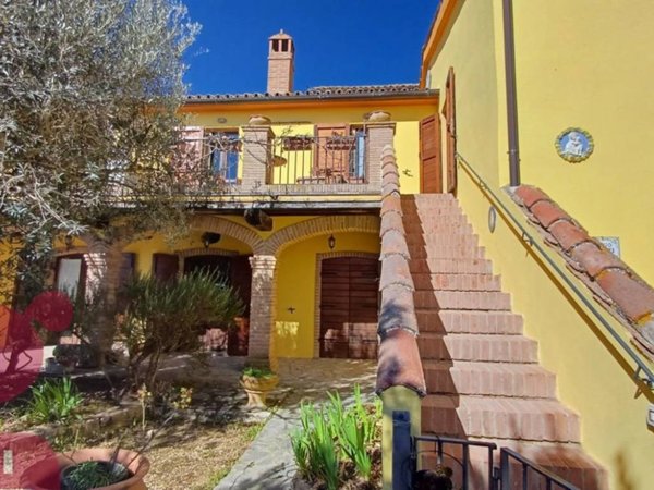 appartamento in vendita a Todi in zona Quadro