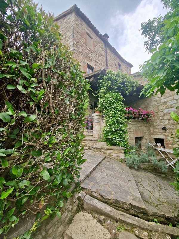 casa indipendente in vendita a Todi