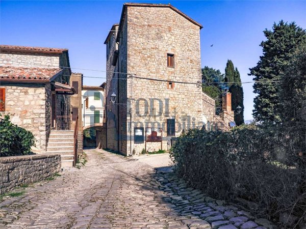 appartamento in vendita a Todi in zona Romazzano