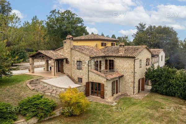 casale in vendita a Todi