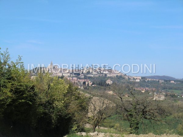 terreno edificabile in vendita a Todi