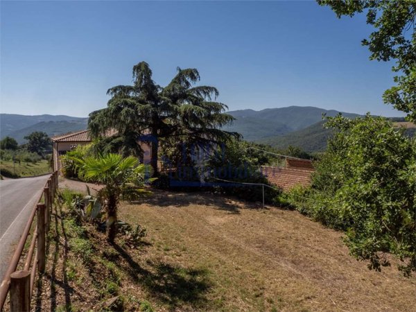 casa indipendente in vendita a Todi