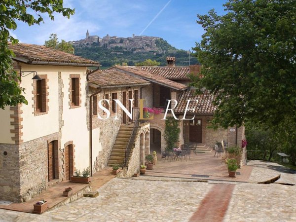 casa indipendente in vendita a Todi