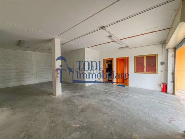 ufficio in vendita a Todi