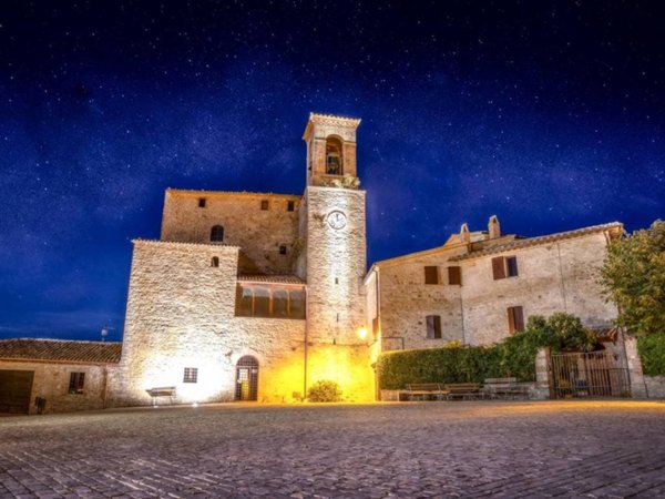 negozio in vendita a Todi in zona Izzalini