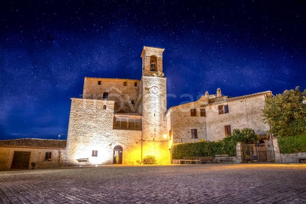 negozio in vendita a Todi in zona Izzalini