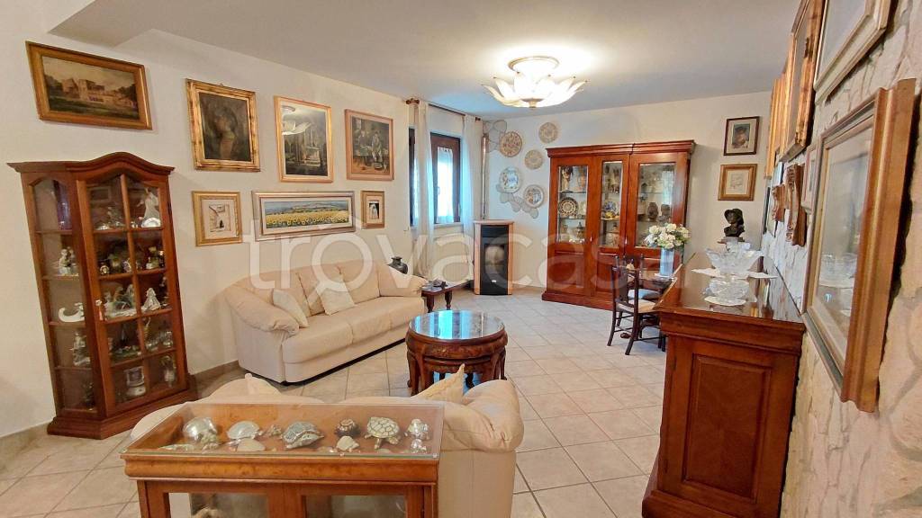 casa indipendente in vendita a Todi in zona Pantalla