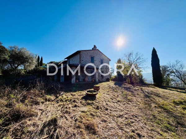 casale in vendita a Todi