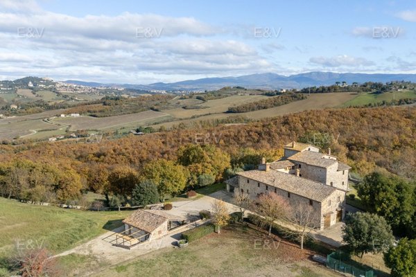 casale in vendita a Todi