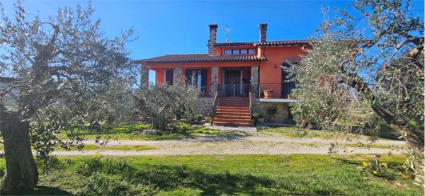 casa indipendente in vendita a Todi in zona Ilci