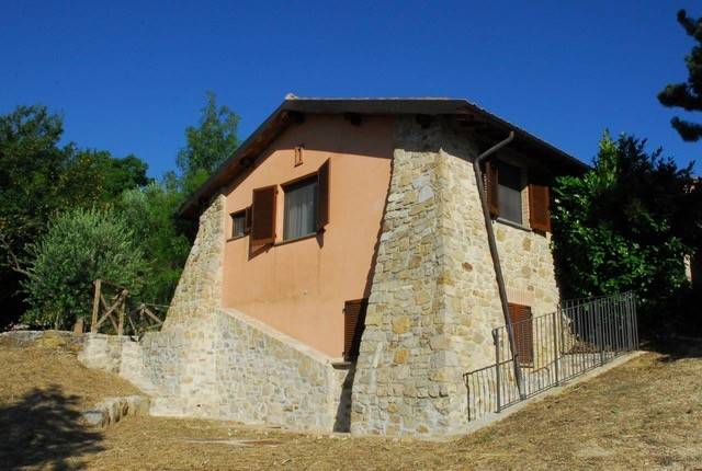 casa indipendente in vendita a Todi