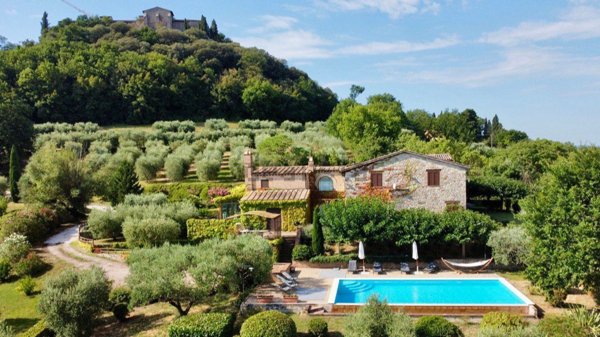 casa indipendente in vendita a Todi