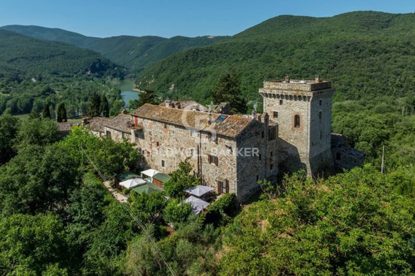 casa indipendente in vendita a Todi