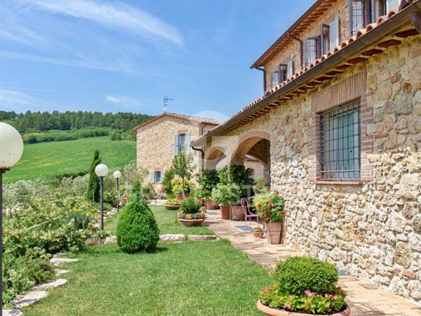 casa indipendente in vendita a Todi