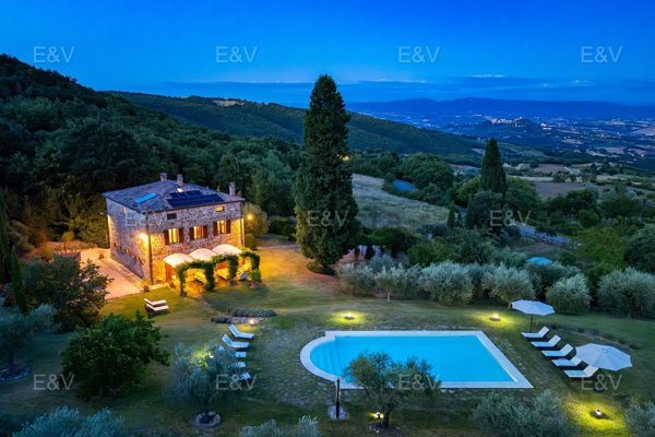 casa indipendente in vendita a Todi