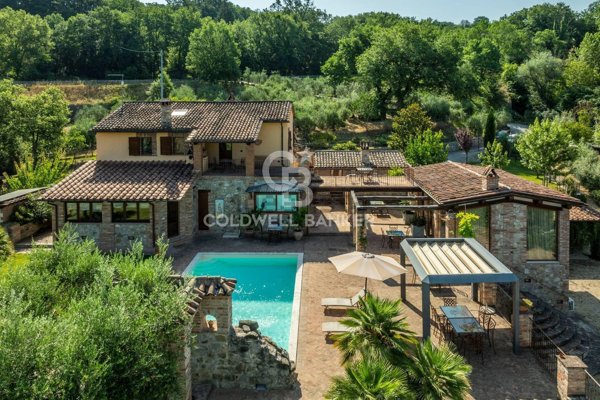 casa indipendente in vendita a Todi