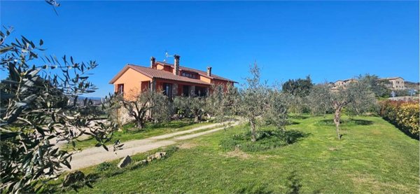 casa indipendente in vendita a Todi