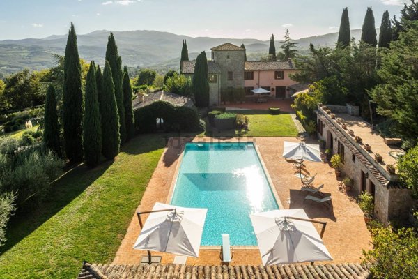 casa indipendente in vendita a Todi