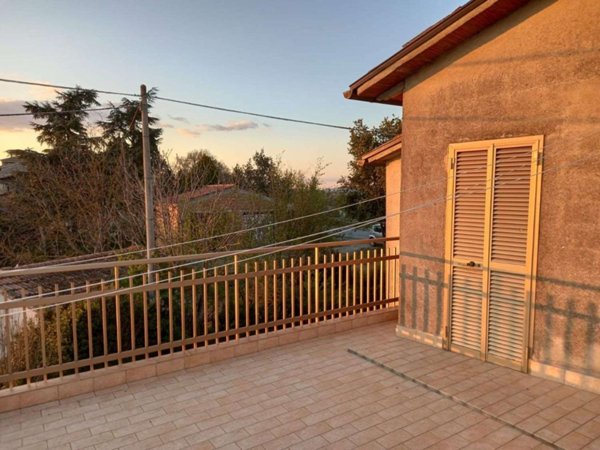 casa indipendente in vendita a Todi