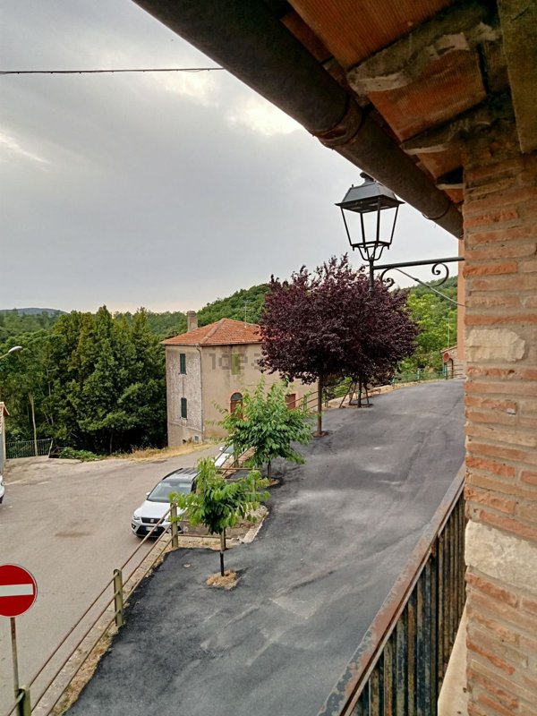 intera palazzina in vendita a Todi