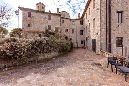 appartamento in vendita a Todi in zona Izzalini