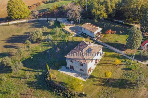 casa indipendente in vendita a Todi