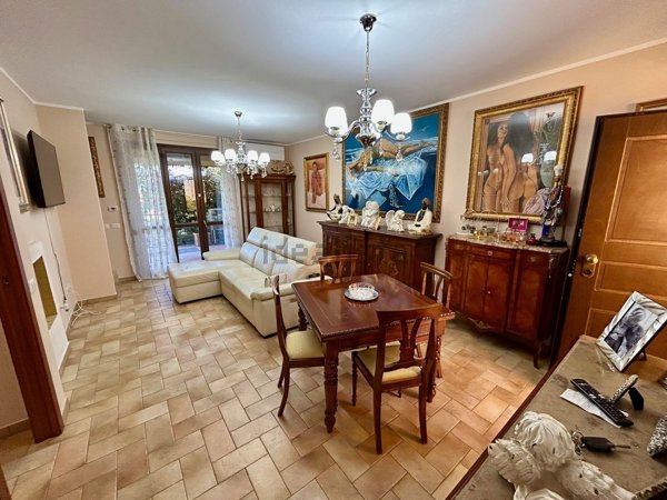 casa indipendente in vendita a Todi