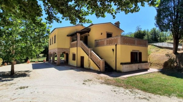 casa indipendente in vendita a Todi
