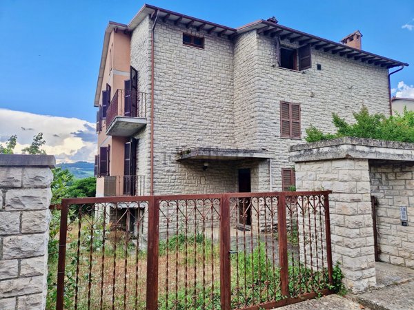 casa indipendente in vendita a Todi in zona Pontecuti