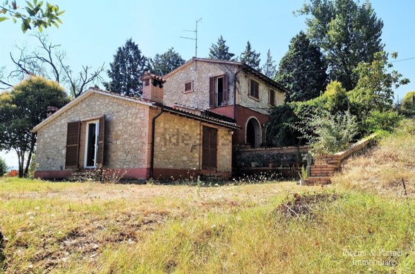 casa indipendente in vendita a Todi in zona Vasciano
