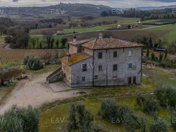 casa indipendente in vendita a Todi