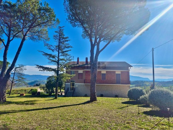 casa indipendente in vendita a Todi