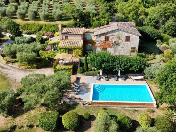 casa indipendente in vendita a Todi